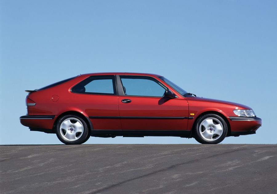  Saab 900 Coupe 1993 года  (фото 18 из 27)